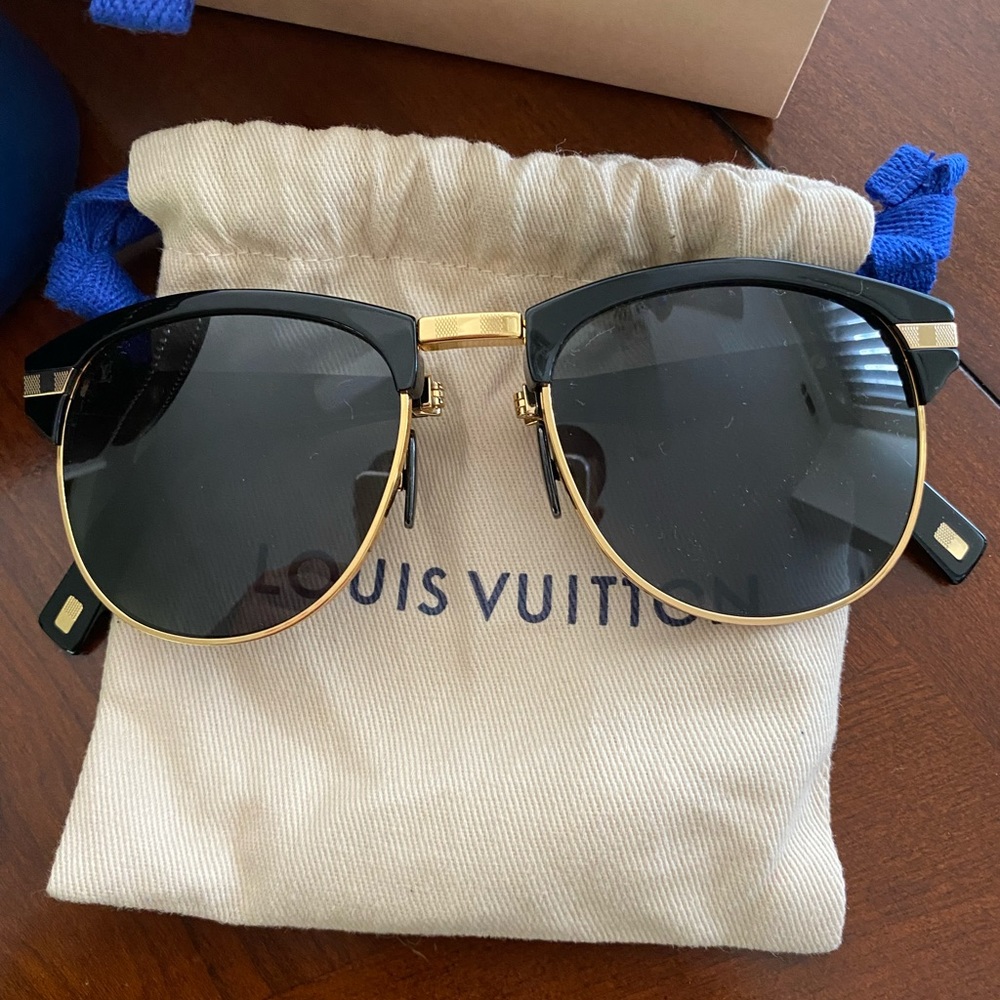 LOUIS VUITTON